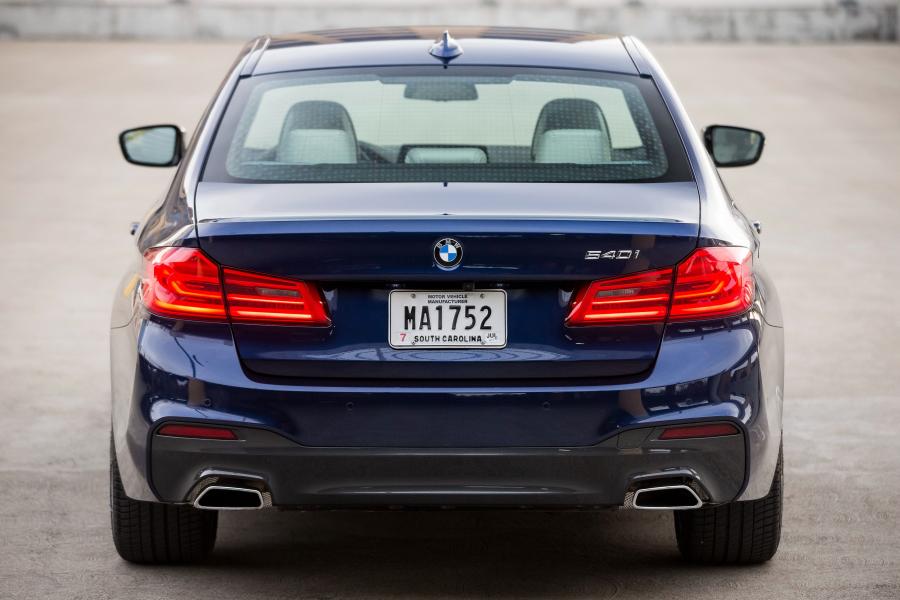  BMW 540i Sedan M Sport 2017 года  (NA) (фото 22 из 23)